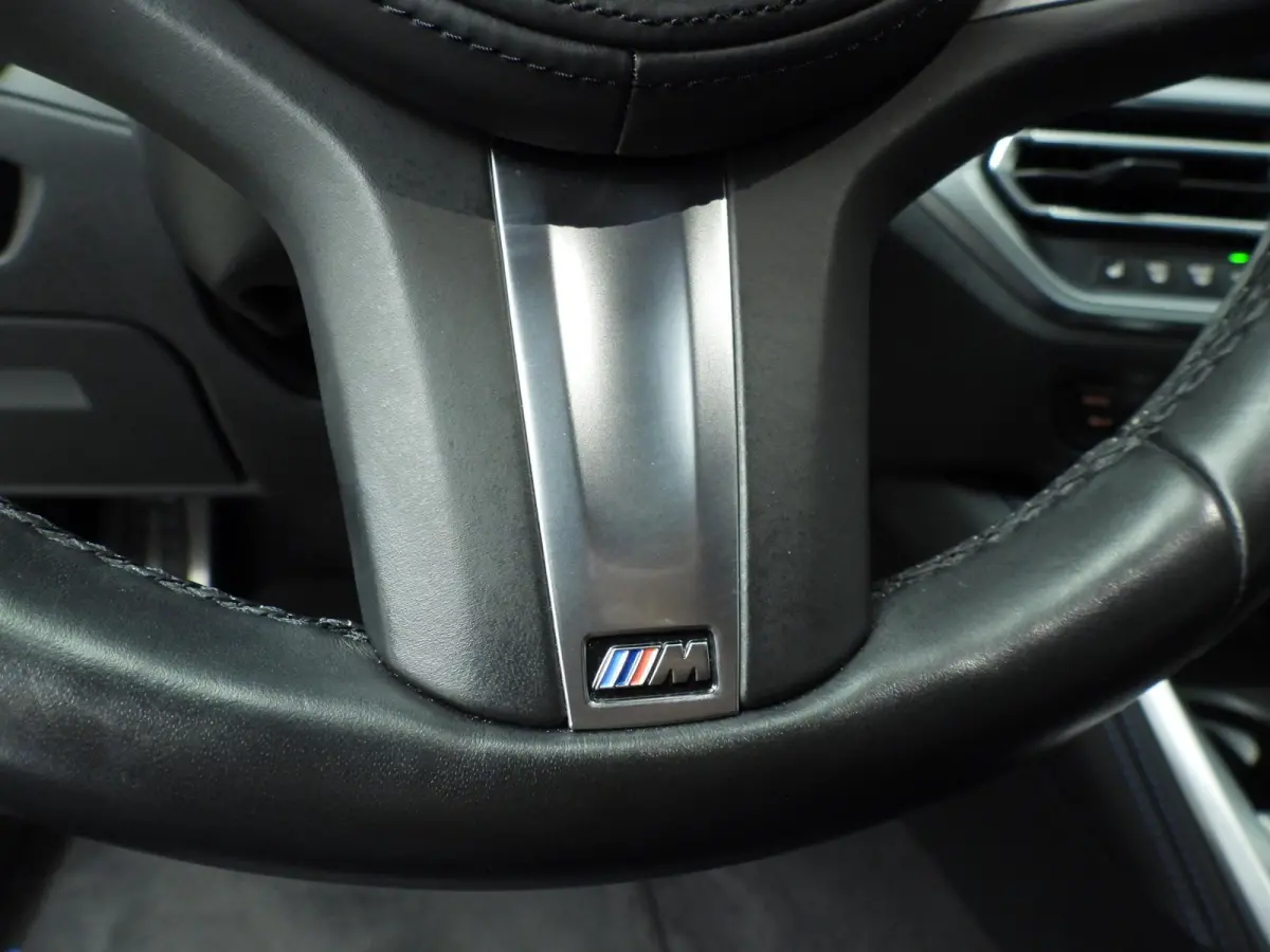 430i | M-Sportpakket | LED | Navigatie | Sportstoelen | Active cruise | DAB | Hifi speakers | Alu 19 inch