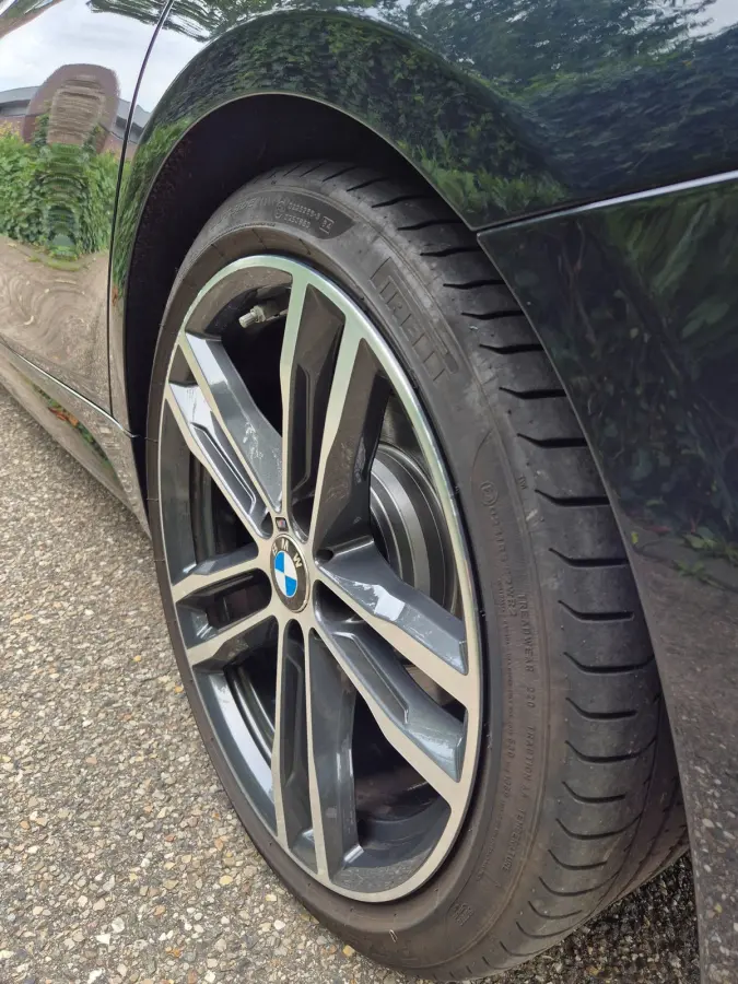 320i M Sport Ed volle optielijst Trekhaak Pano CarPlay 19inch M Velgen Stuurverwarming NAP M Sport Edition