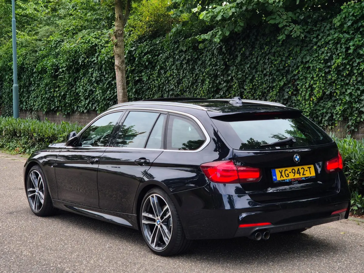 320i M Sport Ed volle optielijst Trekhaak Pano CarPlay 19inch M Velgen Stuurverwarming NAP M Sport Edition