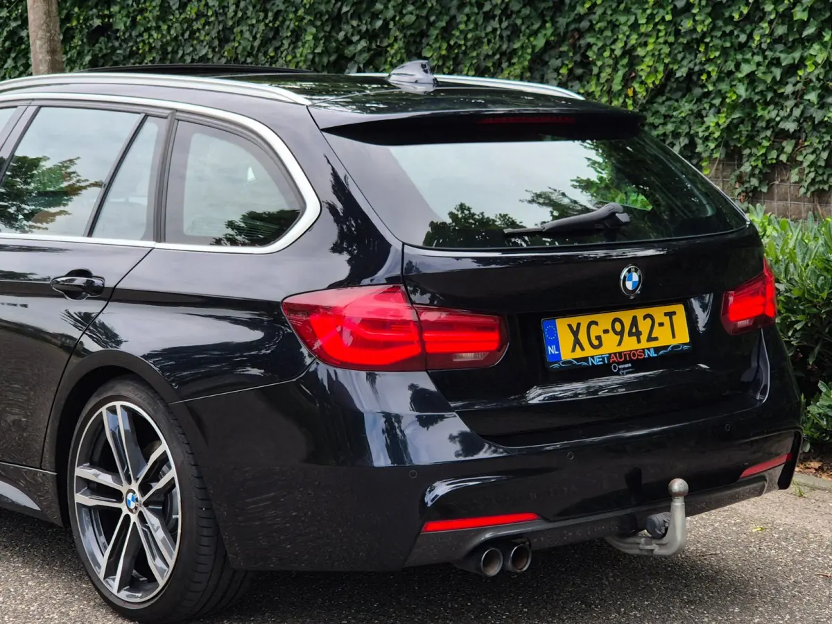 320i M Sport Ed volle optielijst Trekhaak Pano CarPlay 19inch M Velgen Stuurverwarming NAP M Sport Edition