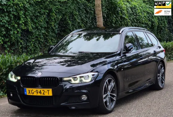 320i M Sport Ed volle optielijst Trekhaak Pano CarPlay 19inch M Velgen Stuurverwarming NAP M Sport Edition