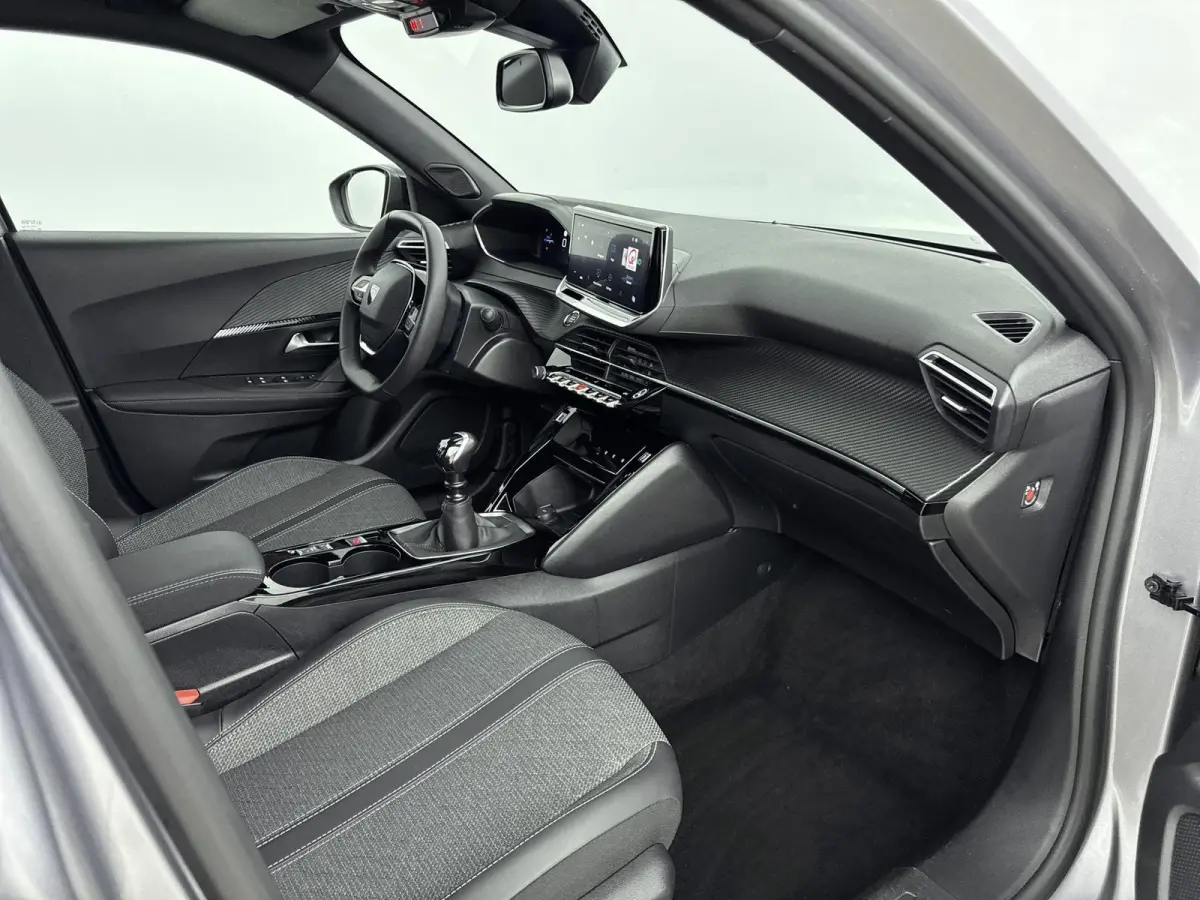 SUV 100pk Allure | Navigatie | Parkeersensoren | Volledig Digitaal instrumentenpaneel | Draadloos Carplay