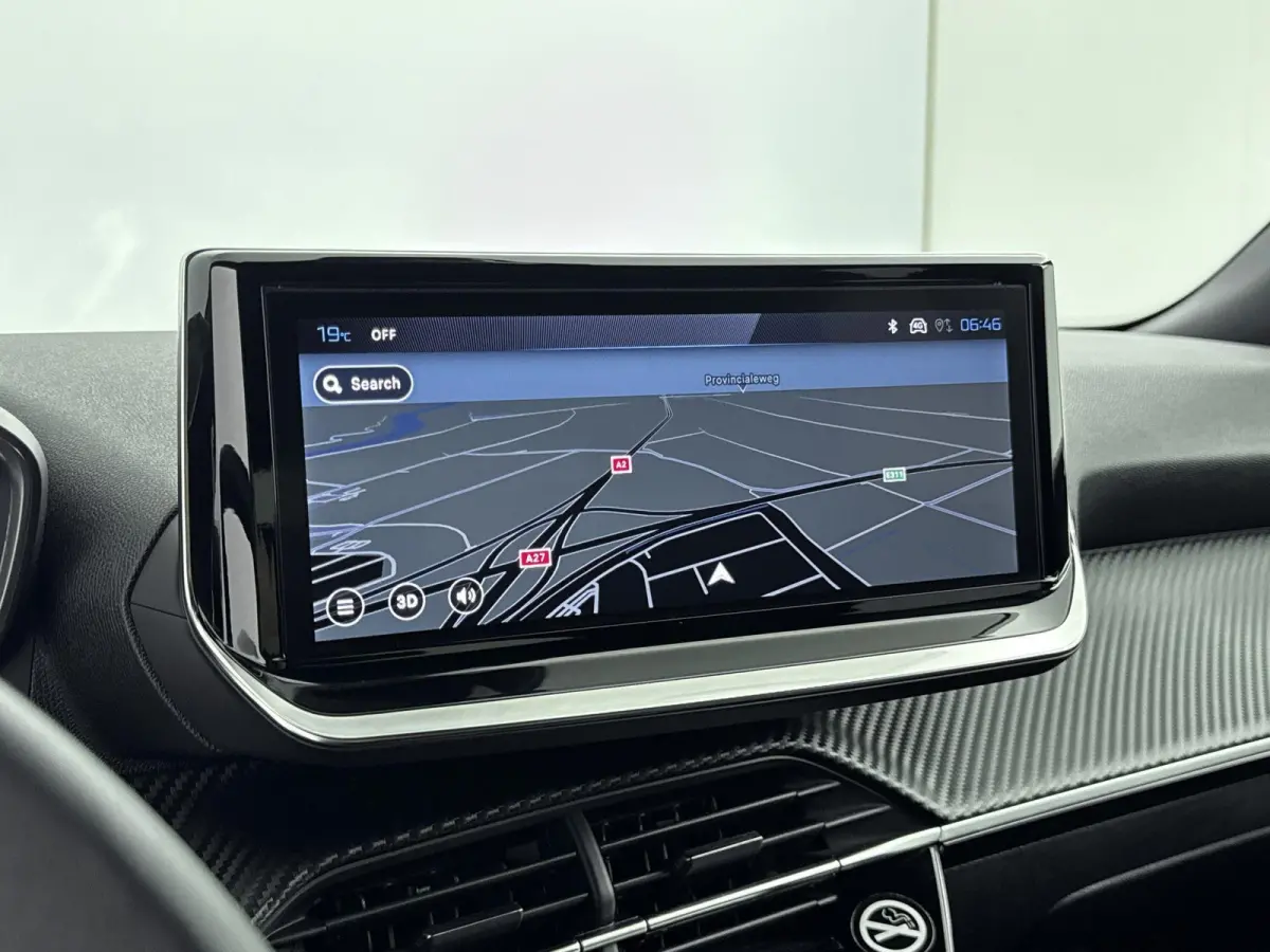 SUV 100pk Allure | Navigatie | Parkeersensoren | Volledig Digitaal instrumentenpaneel | Draadloos Carplay