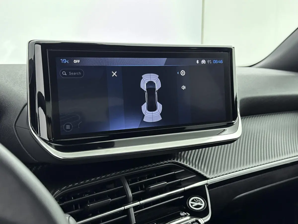 SUV 100pk Allure | Navigatie | Parkeersensoren | Volledig Digitaal instrumentenpaneel | Draadloos Carplay