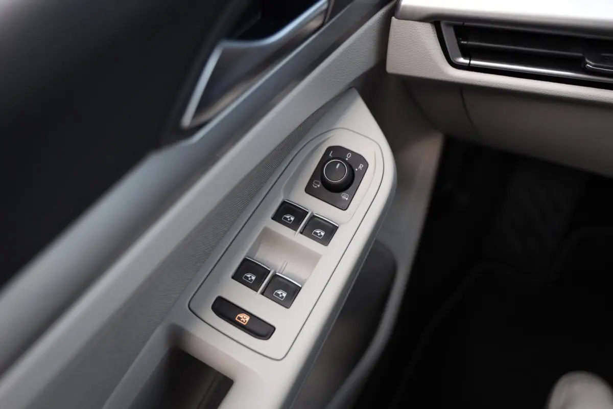 1.0 eTSI Life Business|Automaat|LED|Stoel/Stuurverwarming|Apple carplay/Android auto|