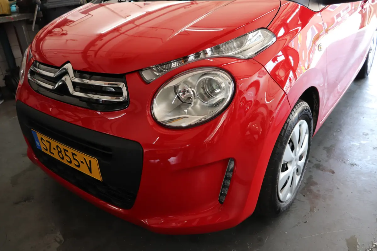 1.0 e-VTi Feel, sportief zwart dak. Eerste eigenaar, dealer onderhouden!