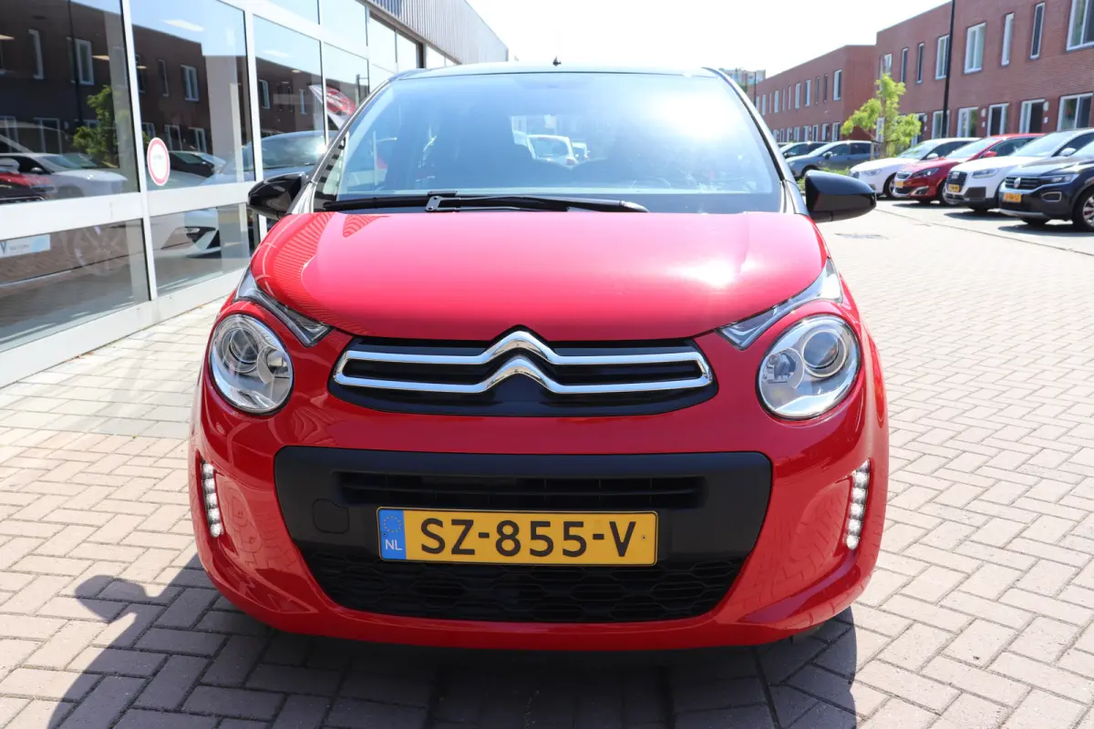 1.0 e-VTi Feel, sportief zwart dak. Eerste eigenaar, dealer onderhouden!