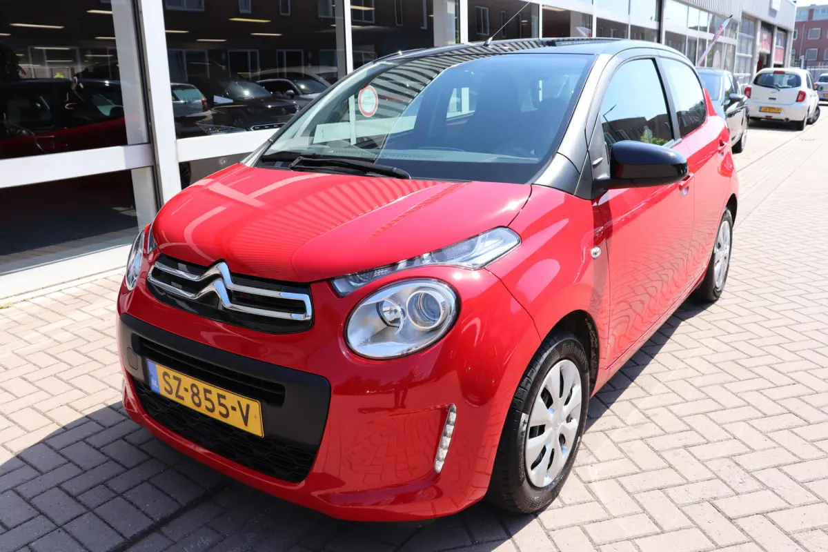 1.0 e-VTi Feel, sportief zwart dak. Eerste eigenaar, dealer onderhouden!
