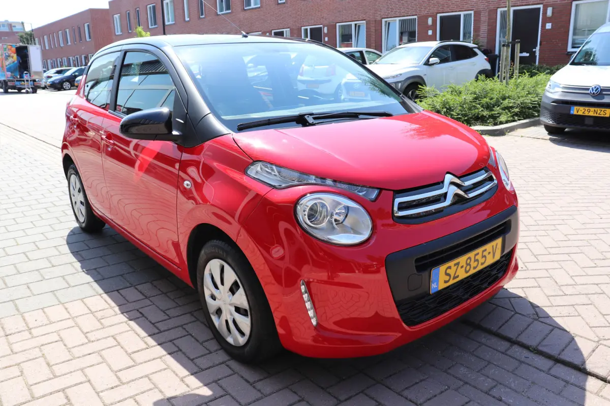 1.0 e-VTi Feel, sportief zwart dak. Eerste eigenaar, dealer onderhouden!