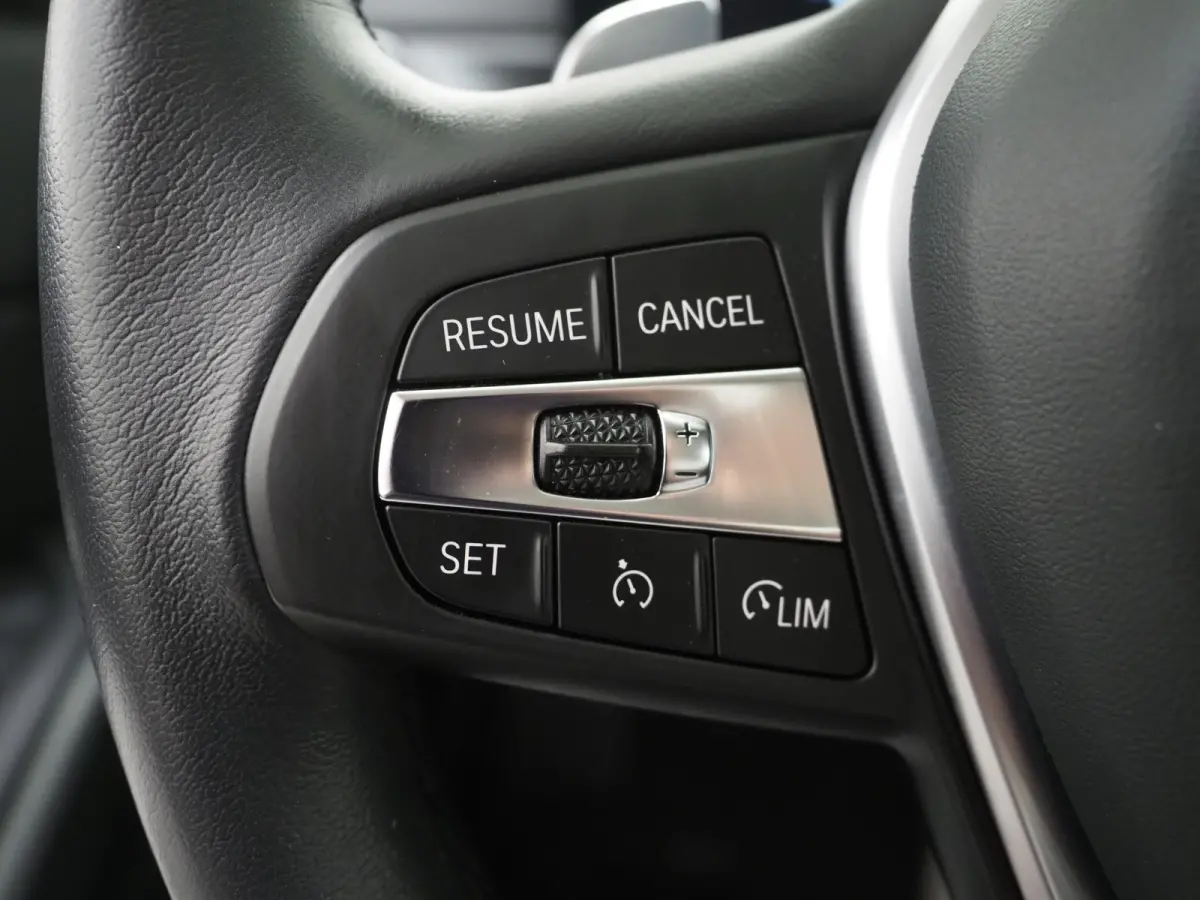 320e xDrive LCI NIEUW MODEL! | Camera | Stoelverwarming | Cruise | LED | DAB | Carplay