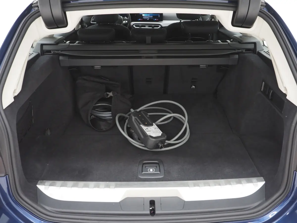 320e xDrive LCI NIEUW MODEL! | Camera | Stoelverwarming | Cruise | LED | DAB | Carplay