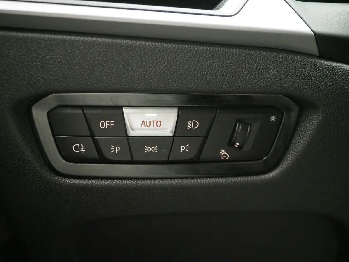 320e xDrive LCI NIEUW MODEL! | Camera | Stoelverwarming | Cruise | LED | DAB | Carplay