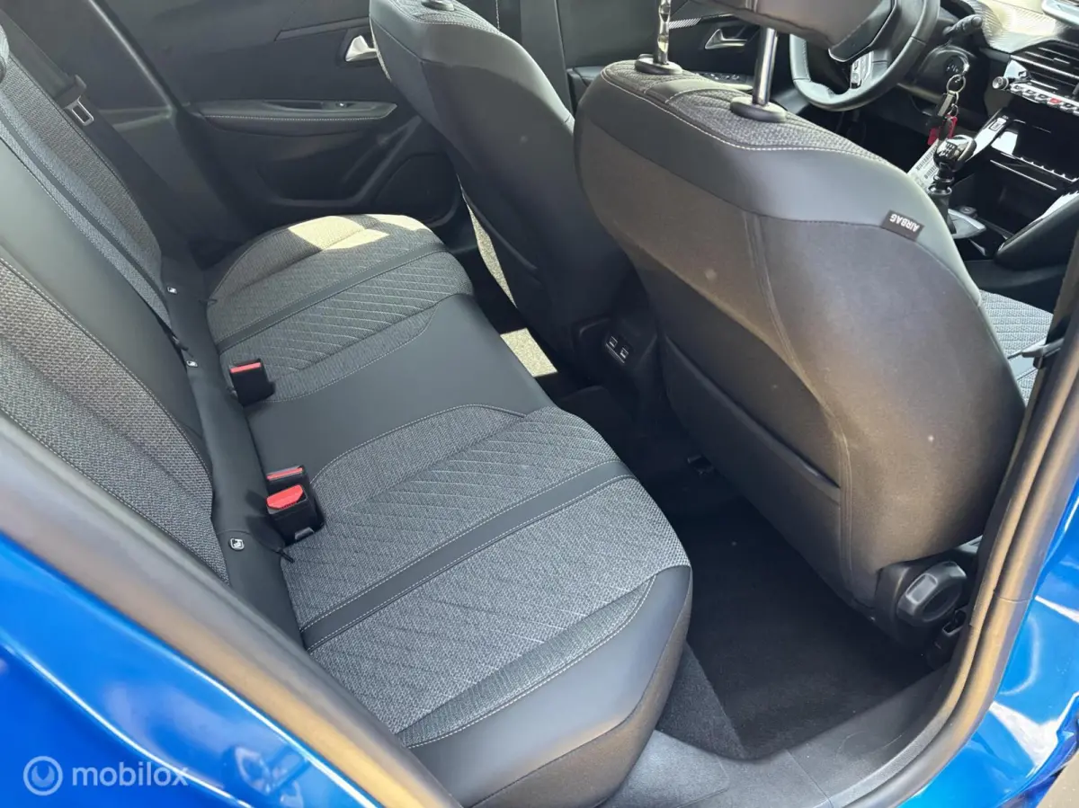 1.2 PureTech 100 Allure navigatie adaptive cruise control clima pdc v+a stoelverwarming