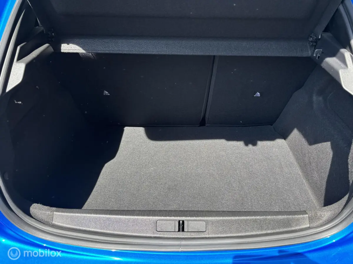 1.2 PureTech 100 Allure navigatie adaptive cruise control clima pdc v+a stoelverwarming