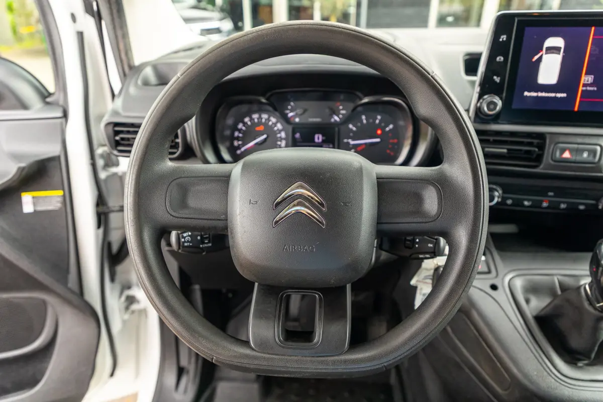 1.6 BlueHDI Club Trekhaak I Airco I Cruise I Betimmering I CarPlay I Android I Dealeronderhouden