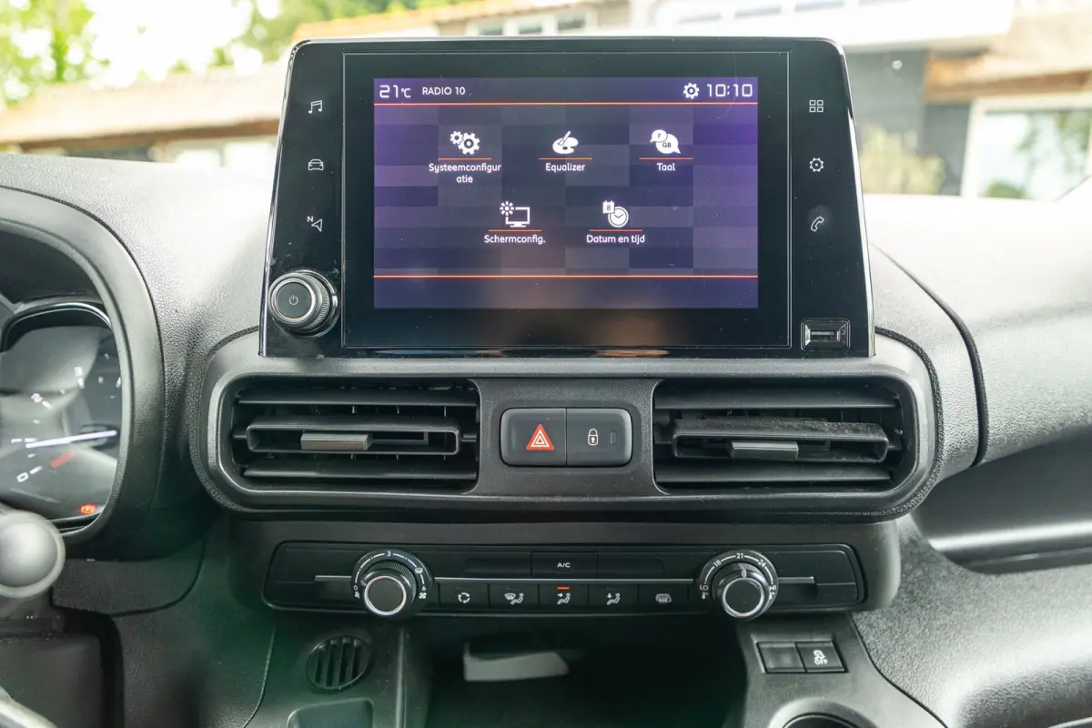 1.6 BlueHDI Club Trekhaak I Airco I Cruise I Betimmering I CarPlay I Android I Dealeronderhouden