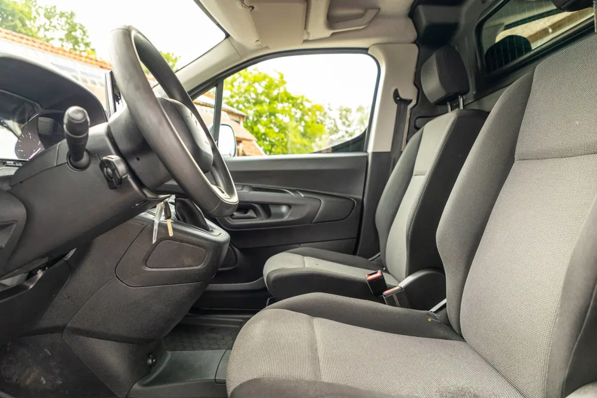 1.6 BlueHDI Club Trekhaak I Airco I Cruise I Betimmering I CarPlay I Android I Dealeronderhouden