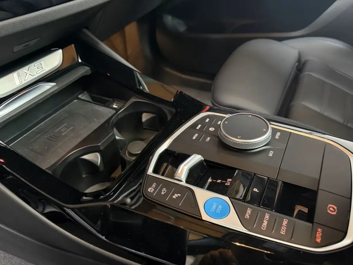 M-SPORT 80 kWh (210kW/286pk) ** LED, LEDER, PANO, ACC, ALARM, H&K SOUND,  20-inch LMV ** 1e EIG - UNFALLFREI ** ** INFORMEER OOK NAAR ONZE AANTREKKELIJKE FINANCIAL-LEASE TARIEVEN **