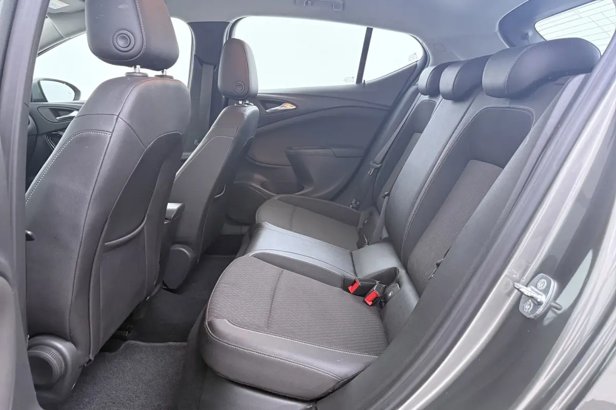 1.4 Innovation | Trekhaak | CarPlay | Automaat | Blind Spot | Camera | Dealer Ond. |