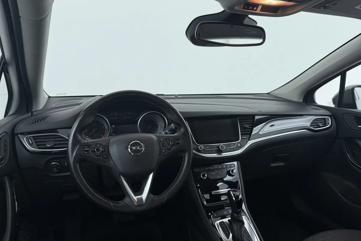 1.4 Innovation | Trekhaak | CarPlay | Automaat | Blind Spot | Camera | Dealer Ond. |