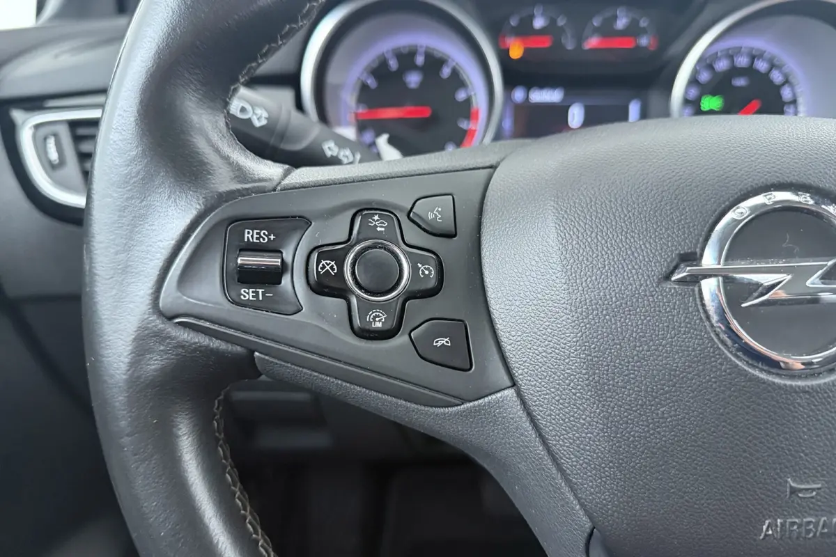 1.4 Innovation | Trekhaak | CarPlay | Automaat | Blind Spot | Camera | Dealer Ond. |