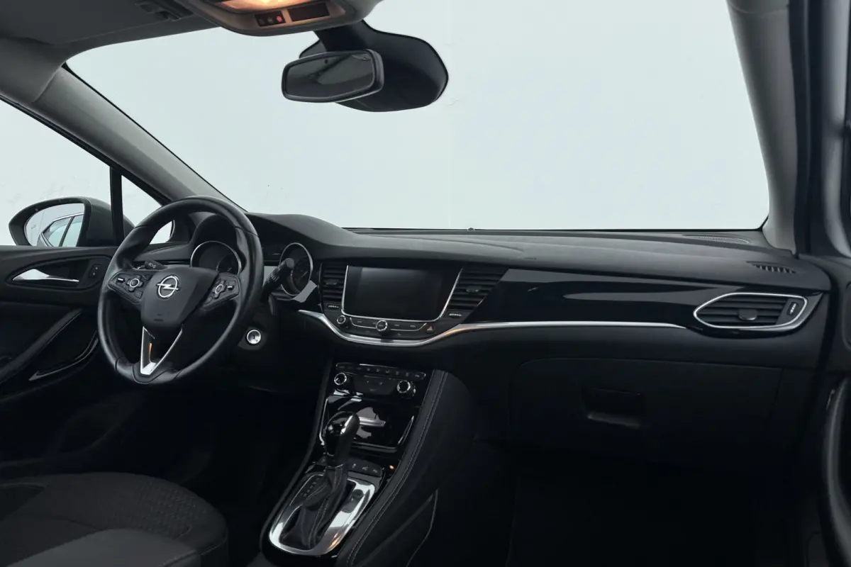 1.4 Innovation | Trekhaak | CarPlay | Automaat | Blind Spot | Camera | Dealer Ond. |
