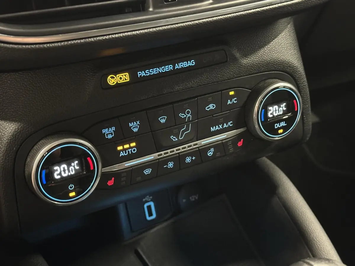 1.0 EcoBoost Titanium Business TREKHAAK ECC CARPLAY NAVI CRUISE LM.