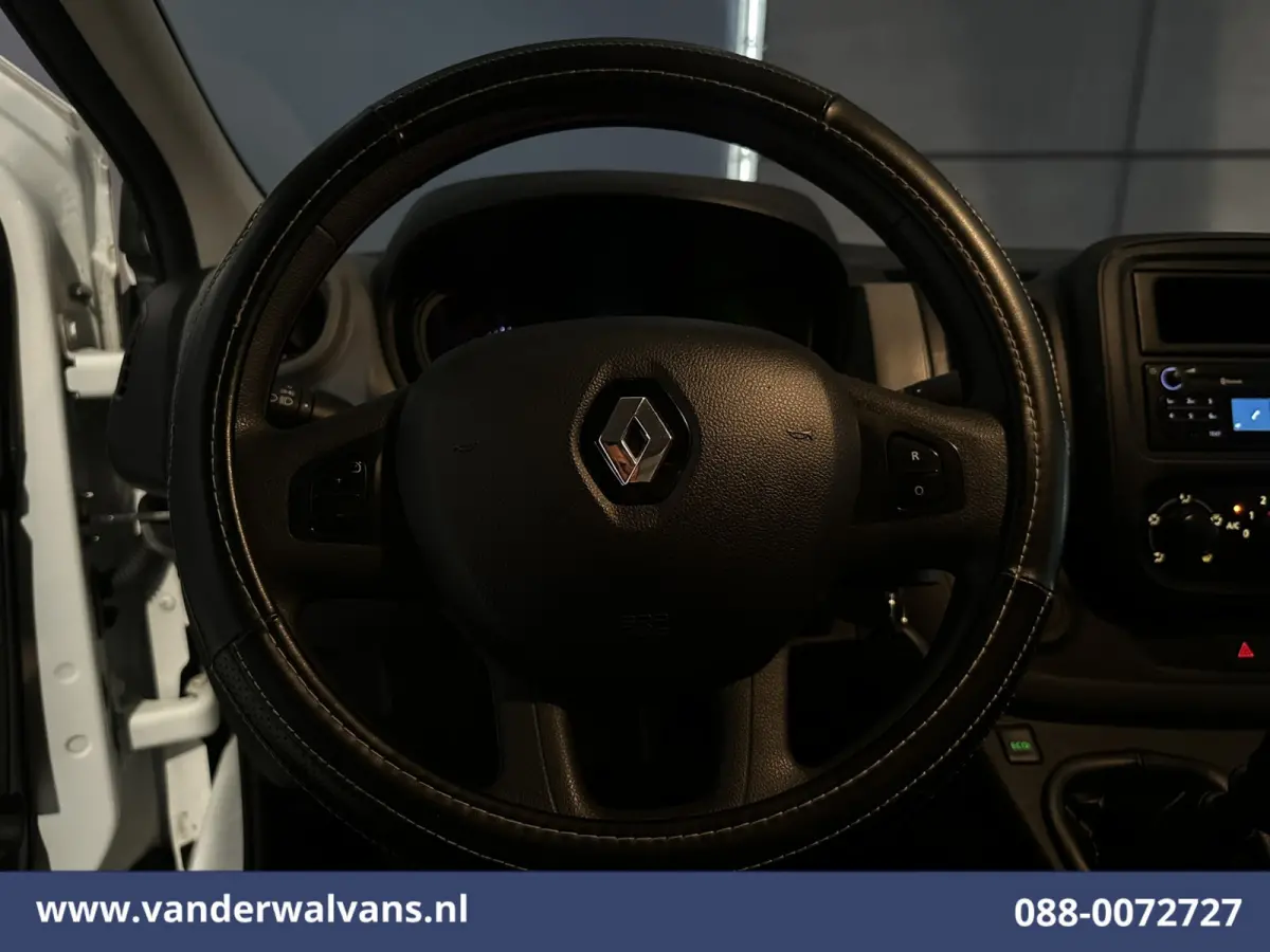1.6 dCi L1H1 Euro6 Airco | Imperiaal | Trekhaak | Parkeersensoren | Cruisecontrol Bijrijdersbank