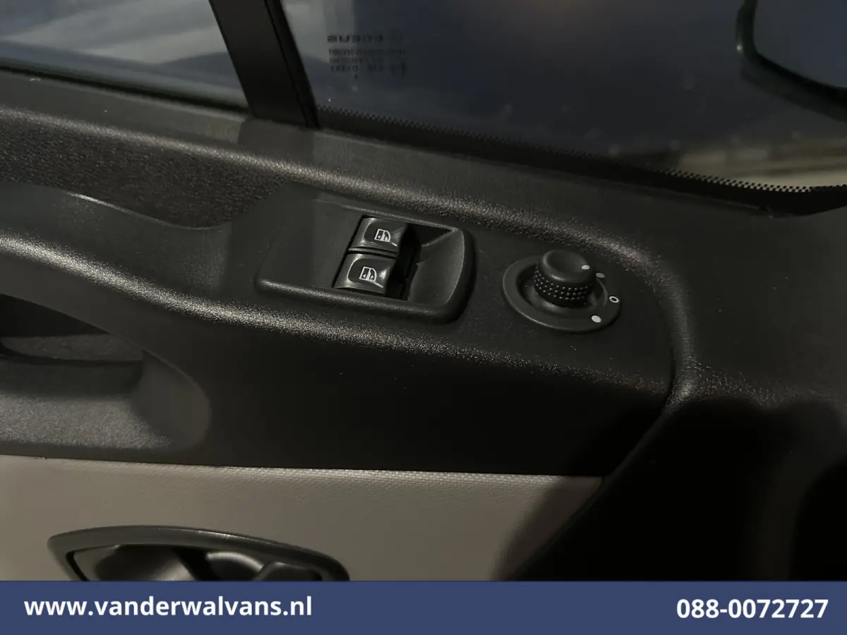 1.6 dCi L1H1 Euro6 Airco | Imperiaal | Trekhaak | Parkeersensoren | Cruisecontrol Bijrijdersbank
