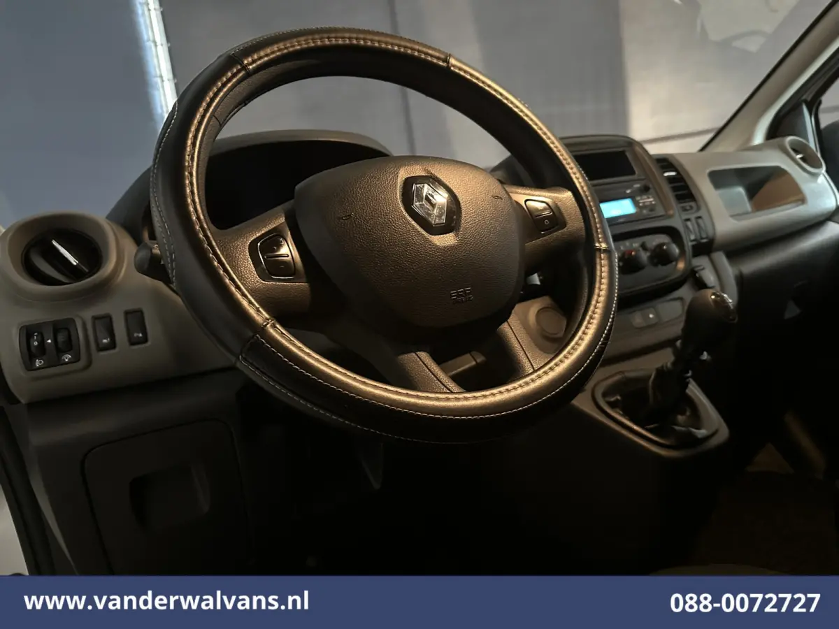 1.6 dCi L1H1 Euro6 Airco | Imperiaal | Trekhaak | Parkeersensoren | Cruisecontrol Bijrijdersbank