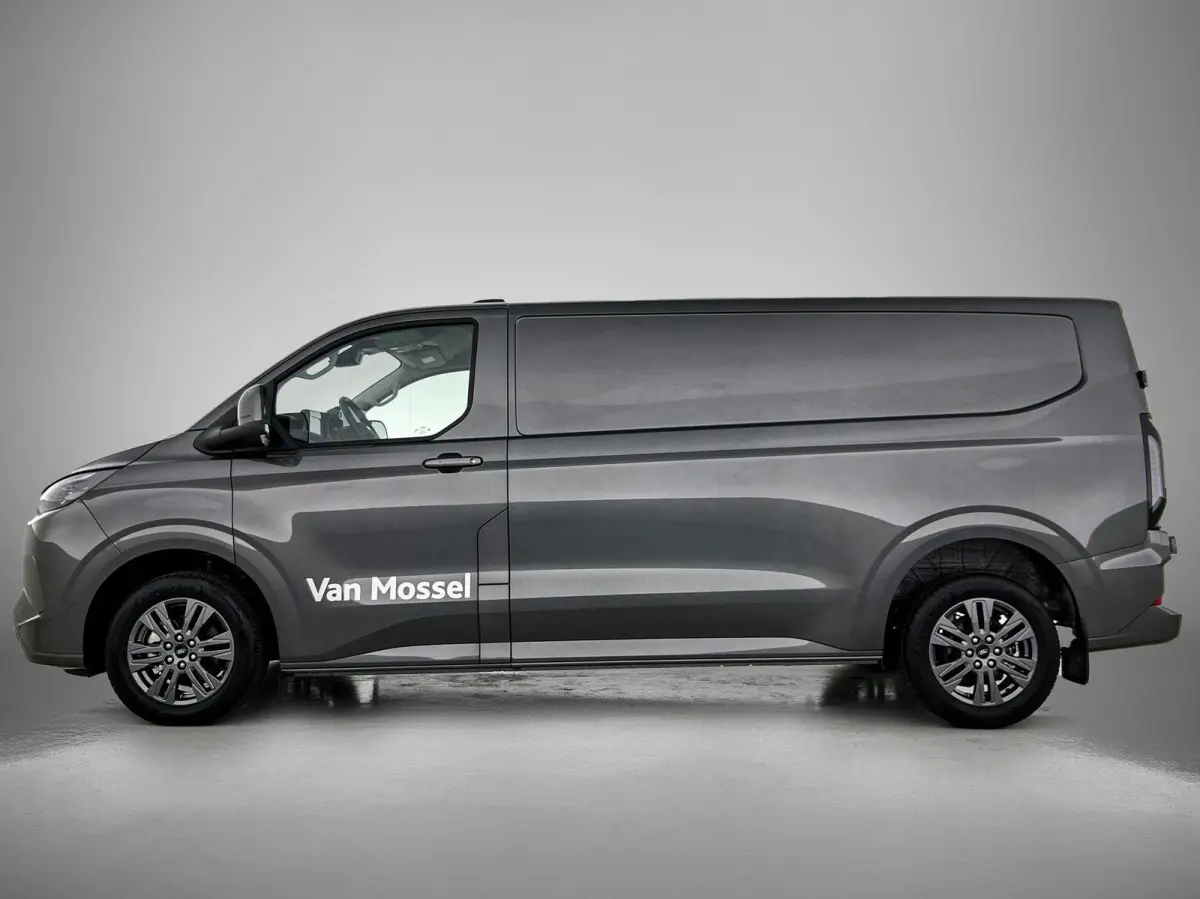 320 2.5 PHEV L2H1 Limited | Trekhaak Wegklapbaar | 17'' LM Velgen | Adapt. Cruise Control | Navigatie | Apple Carplay & Android Auto