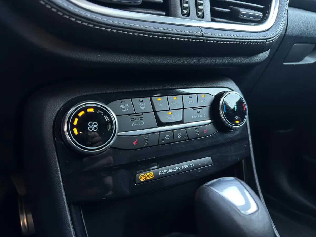 1.0 EcoBoost ST-Line X Vignale, Automaat, Carplay, Camera, Cruise, Pano, Virtual Cockpit