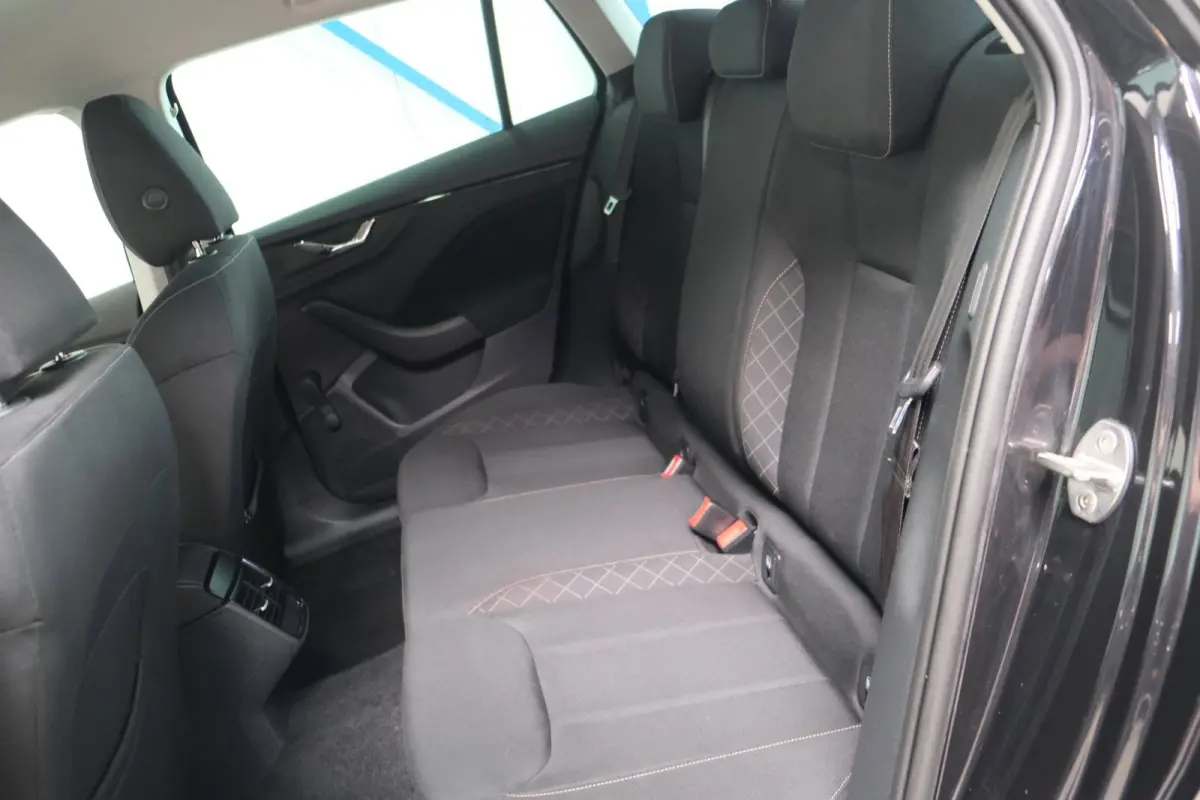 1.0 TSI Online Edition - N.A.P. Airco, Cruise, PDC, Carplay.