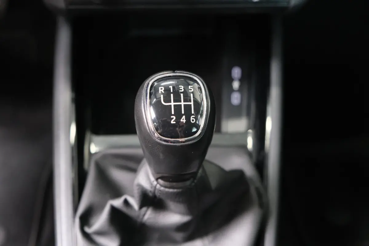 1.0 TSI Online Edition - N.A.P. Airco, Cruise, PDC, Carplay.