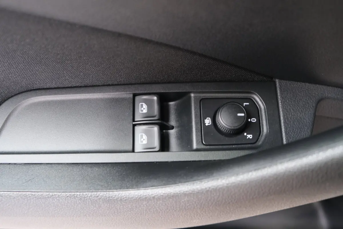 1.0 TSI Online Edition - N.A.P. Airco, Cruise, PDC, Carplay.