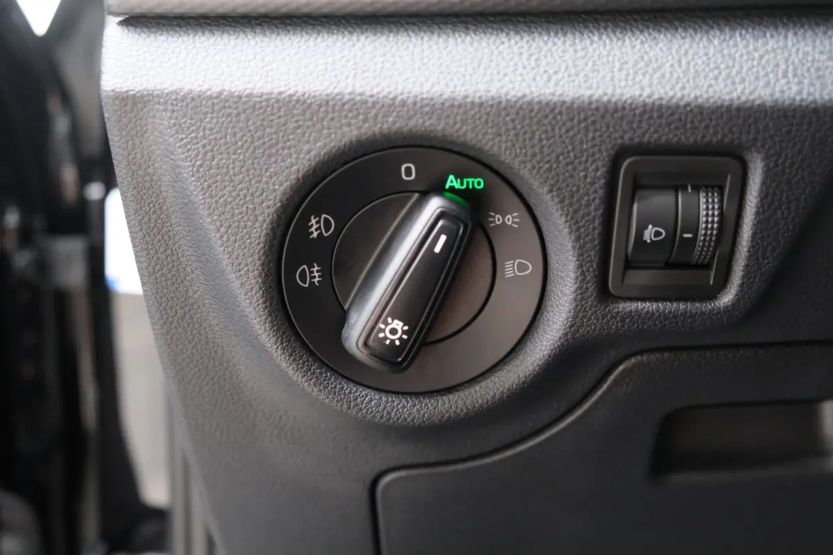 1.0 TSI Online Edition - N.A.P. Airco, Cruise, PDC, Carplay.