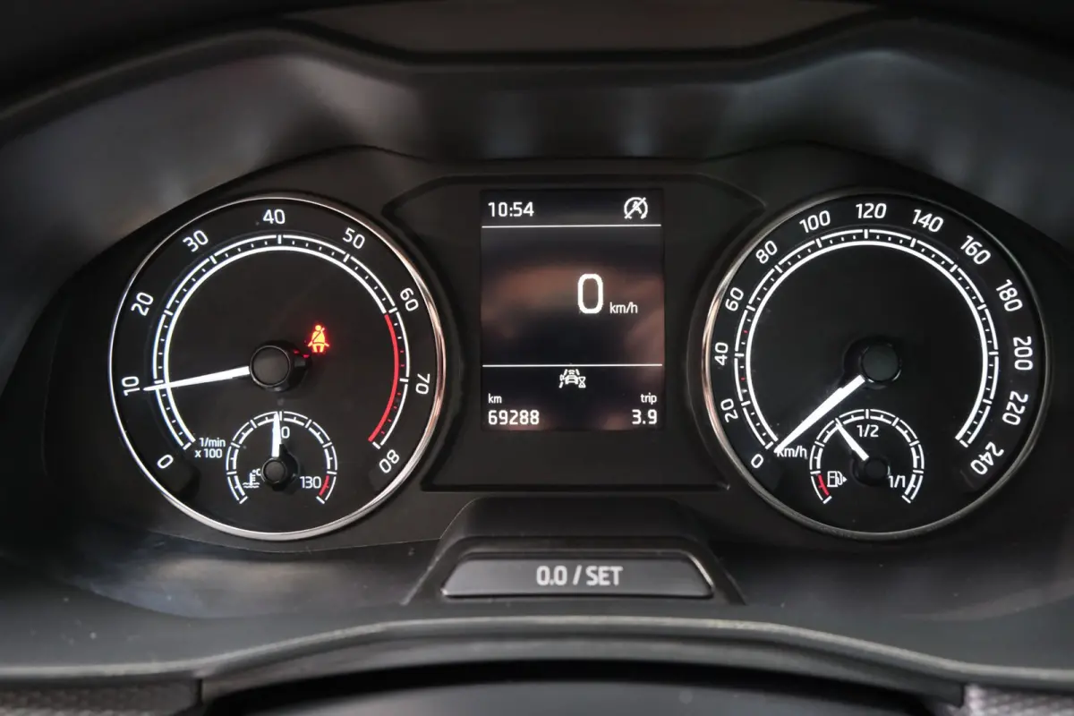 1.0 TSI Online Edition - N.A.P. Airco, Cruise, PDC, Carplay.