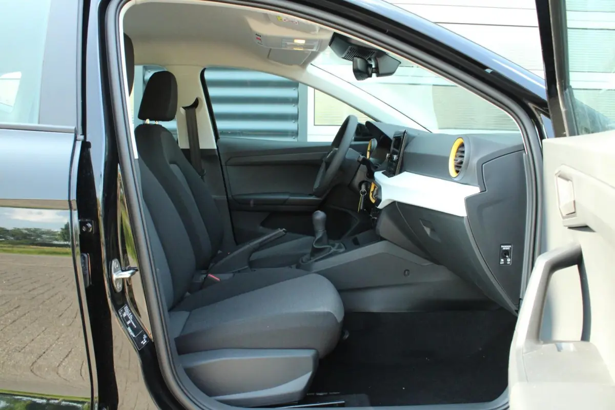 1.0 EcoTSI 95pk Reference | 15" Velgen | Airco