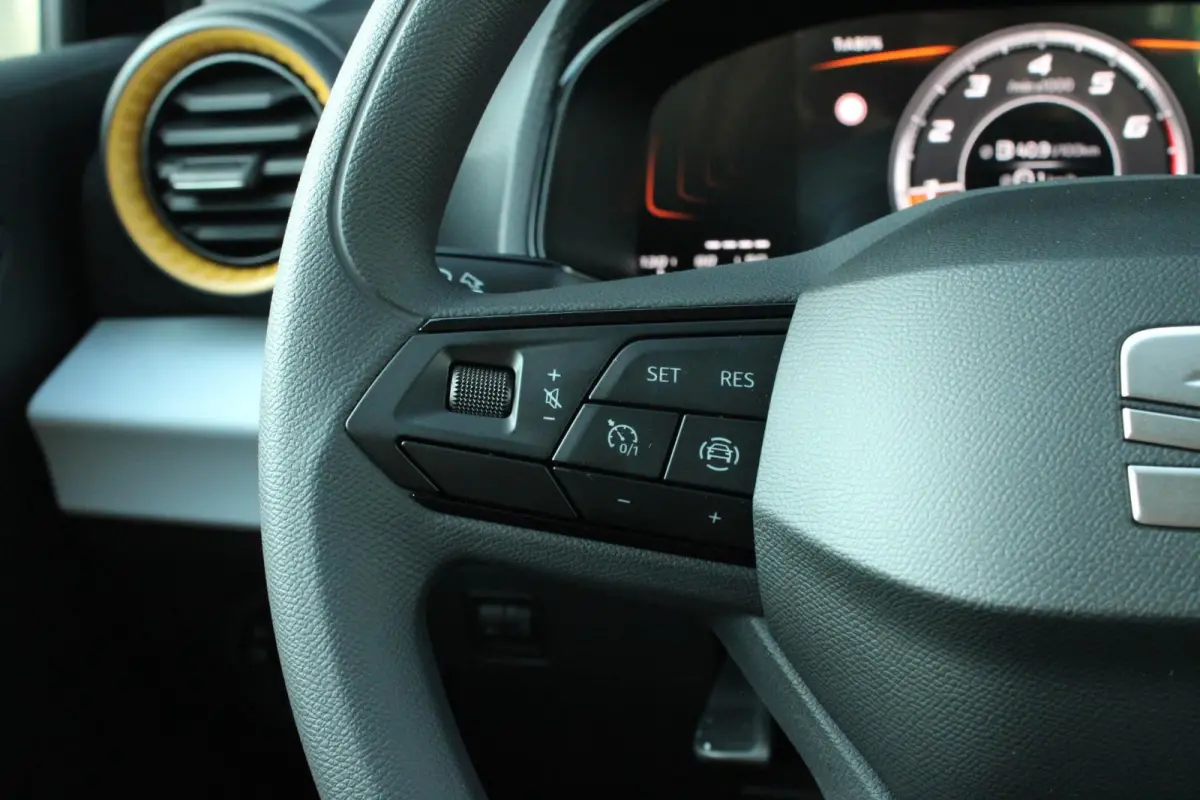 1.0 EcoTSI 95pk Reference | 15" Velgen | Airco