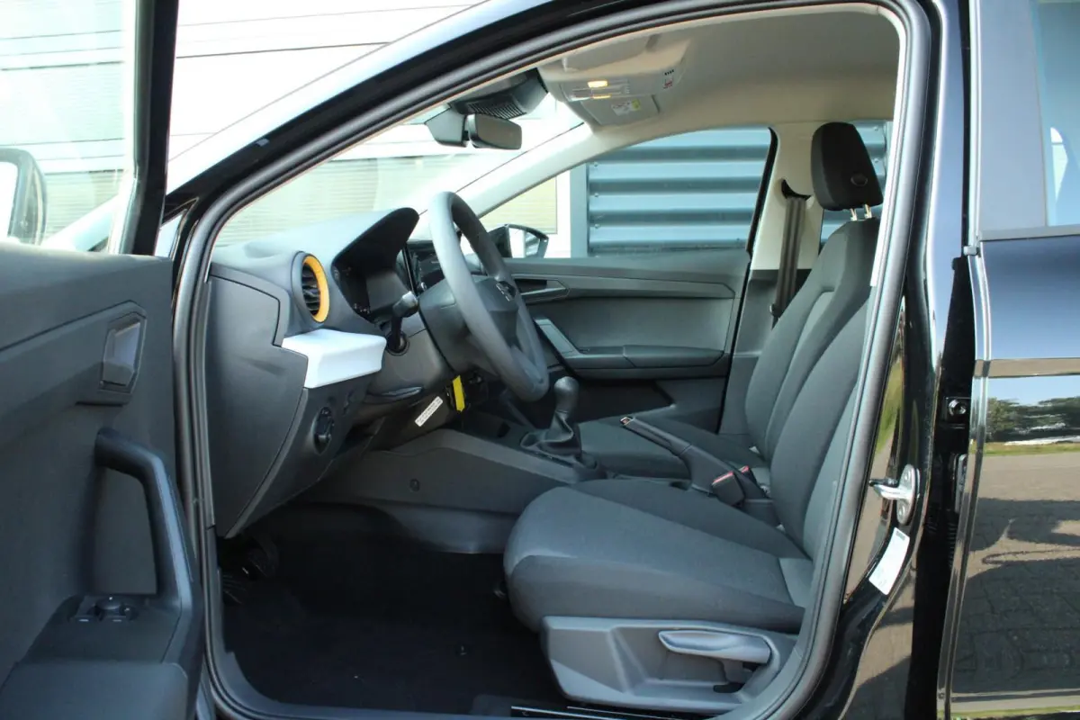 1.0 EcoTSI 95pk Reference | 15" Velgen | Airco