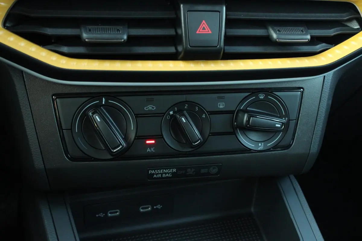 1.0 EcoTSI 95pk Reference | 15" Velgen | Airco