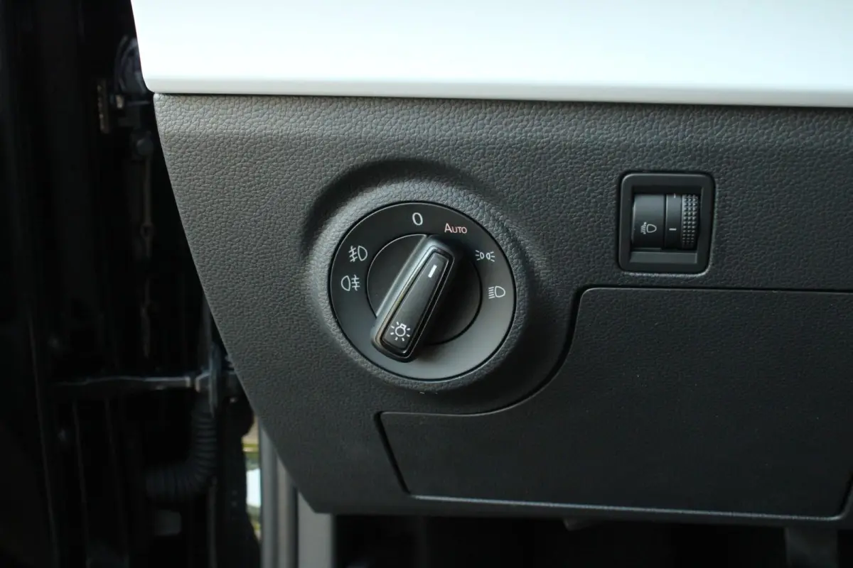 1.0 EcoTSI 95pk Reference | 15" Velgen | Airco