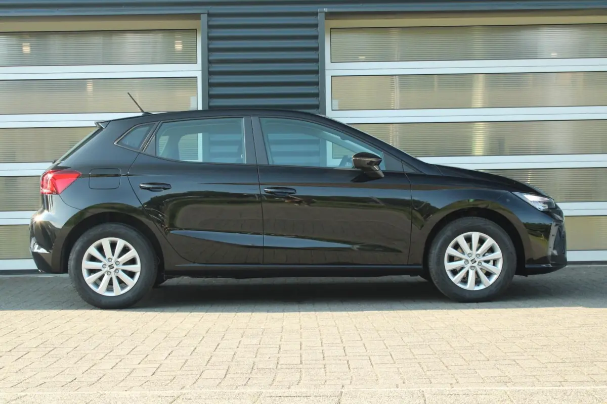 1.0 EcoTSI 95pk Reference | 15" Velgen | Airco