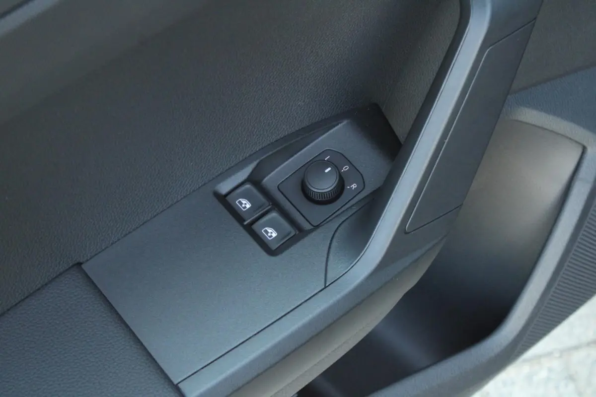 1.0 EcoTSI 95pk Reference | 15" Velgen | Airco
