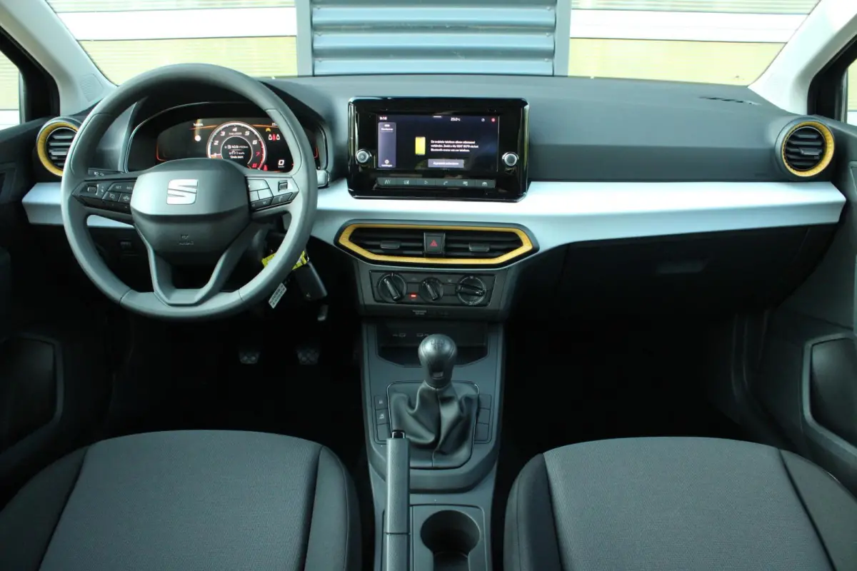 1.0 EcoTSI 95pk Reference | 15" Velgen | Airco