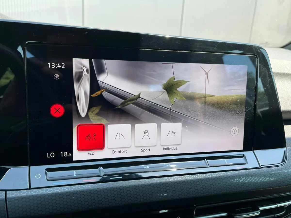 2.0 TSI GTI 245PK | 19' LMV | Achteruitrijcamera | Climate Control | Keyless | LED | Navigatie |