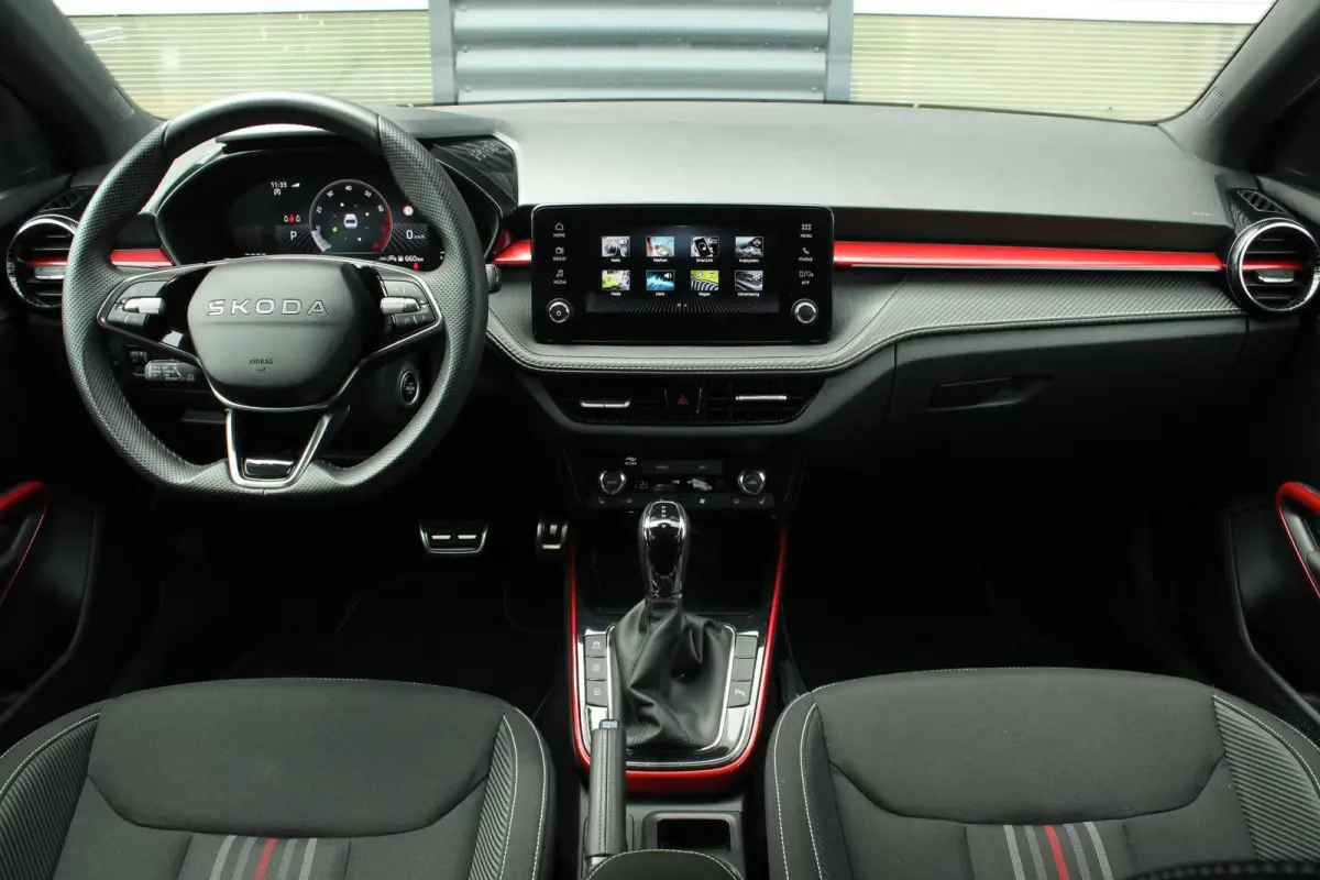 1.0 TSI 115pk DSG Monte Carlo | Cruise Control Adaptief | Stoelverwarming | Camera | Apple CarPlay / Android Auto | Climate Control