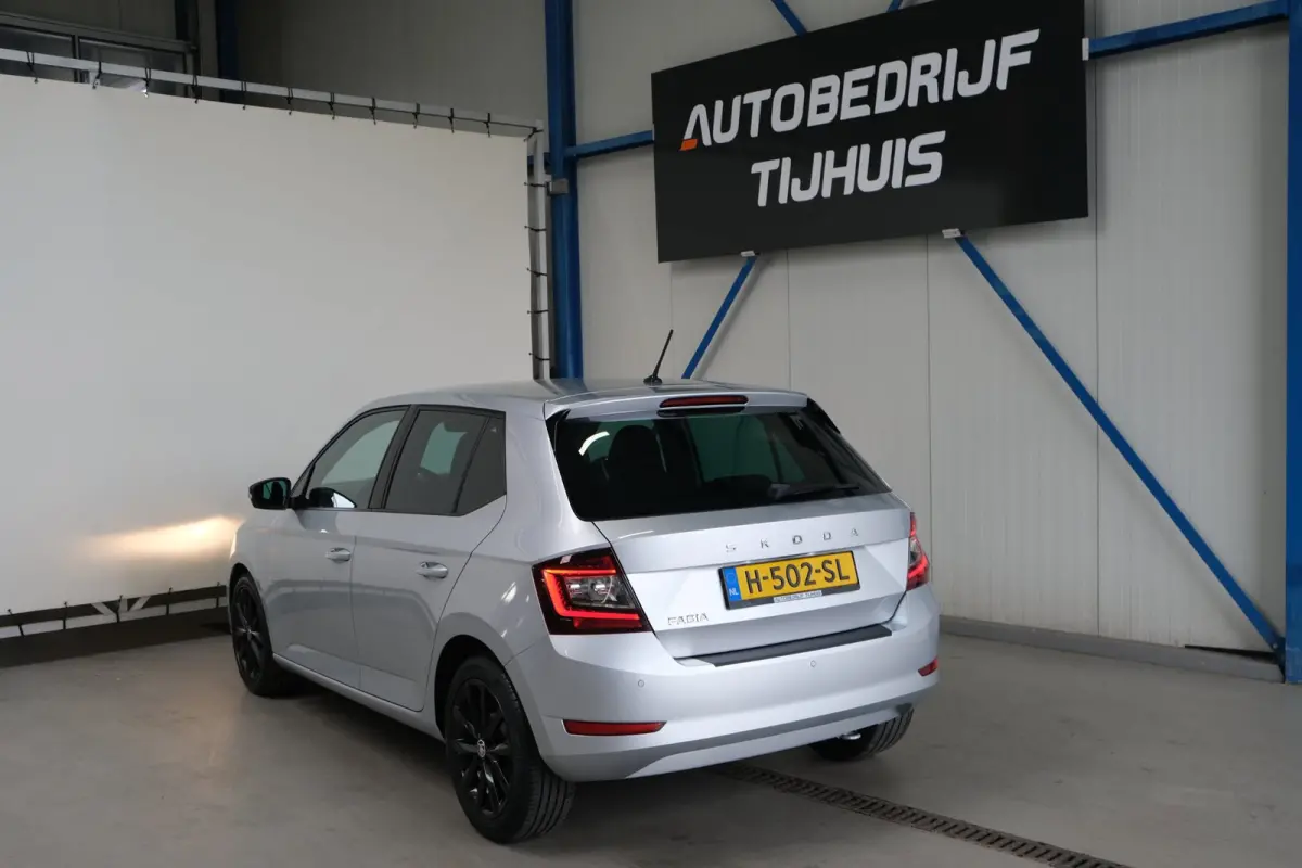 1.0 TSI Sport business - N.A.P. Airco, Cruise, PDC, Carplay.