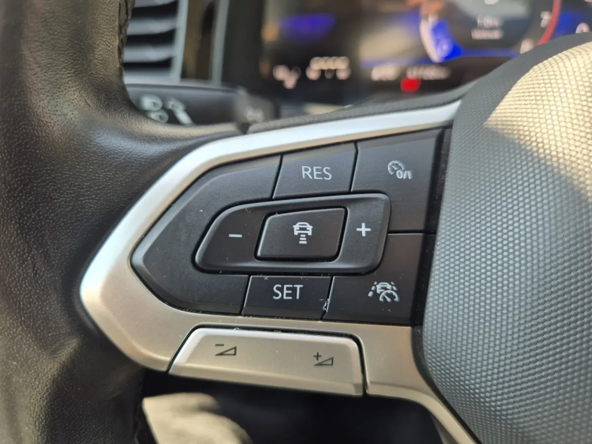 1.0 TSI Life Business,airco,navigatie,apple/carplay,stoelverwarming,
