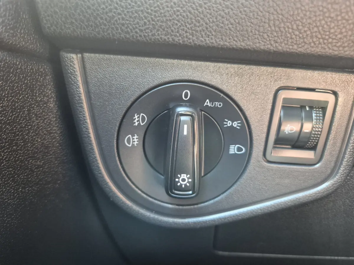 1.0 TSI Life Business,airco,navigatie,apple/carplay,stoelverwarming,